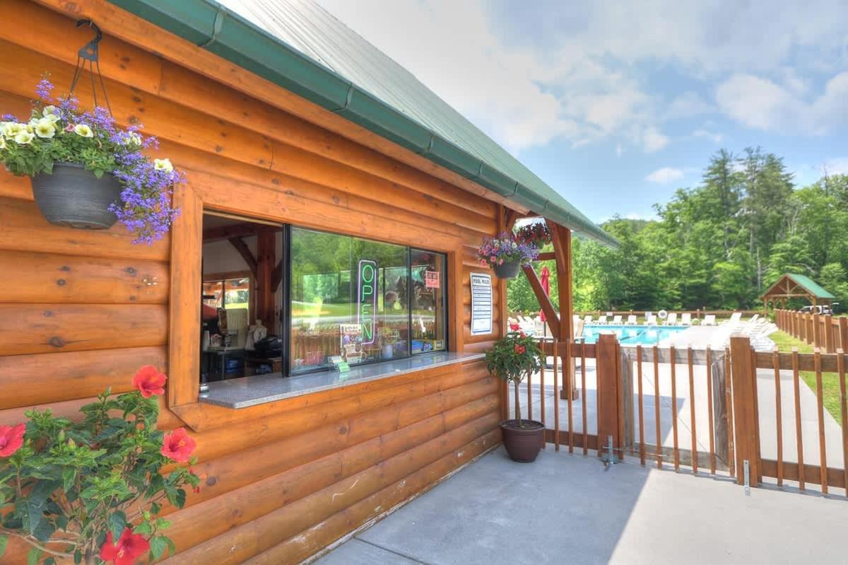 Beautiful View! Log Cabin,Fireplace,Hot Tub,Arcade,Pool,Fishing Sevierville Zewnętrze zdjęcie
