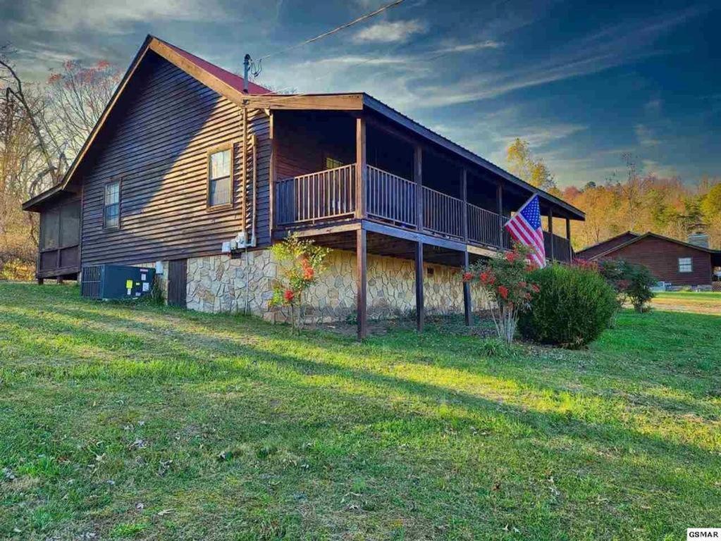 Beautiful View! Log Cabin,Fireplace,Hot Tub,Arcade,Pool,Fishing Sevierville Zewnętrze zdjęcie
