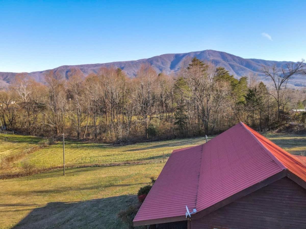 Beautiful View! Log Cabin,Fireplace,Hot Tub,Arcade,Pool,Fishing Sevierville Zewnętrze zdjęcie