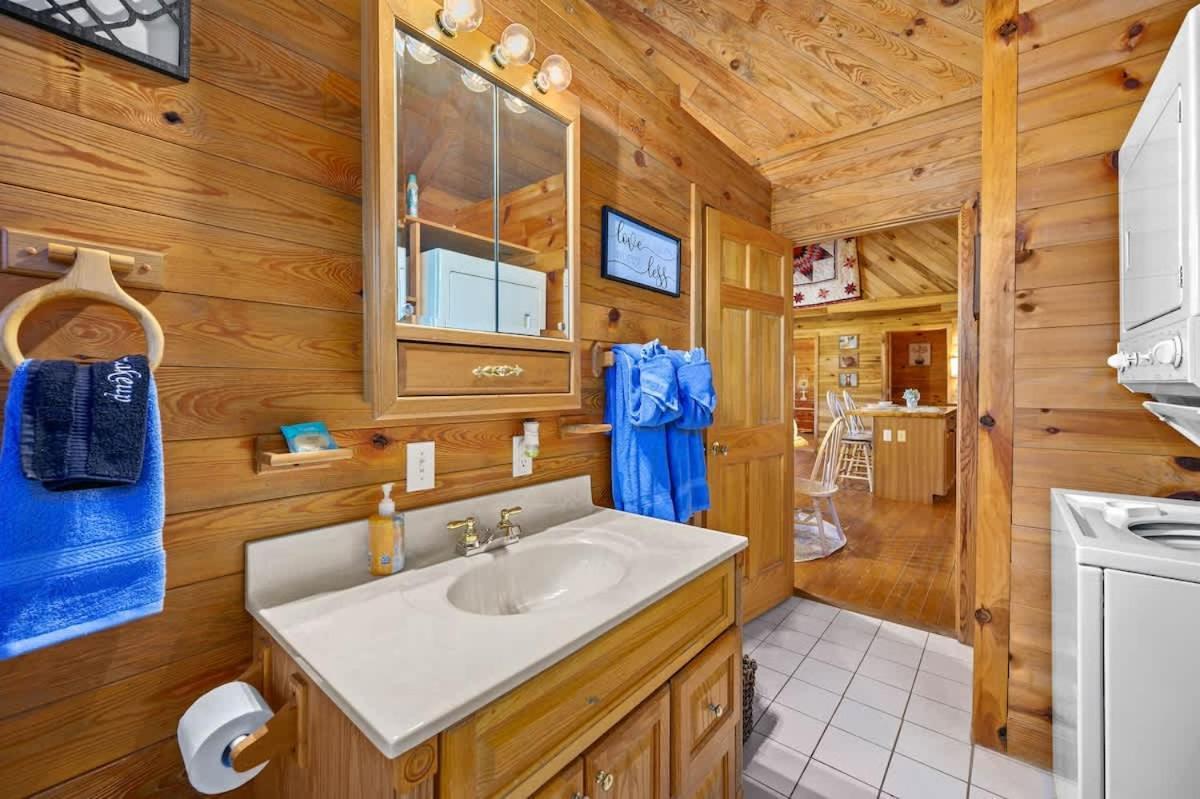 Beautiful View! Log Cabin,Fireplace,Hot Tub,Arcade,Pool,Fishing Sevierville Zewnętrze zdjęcie