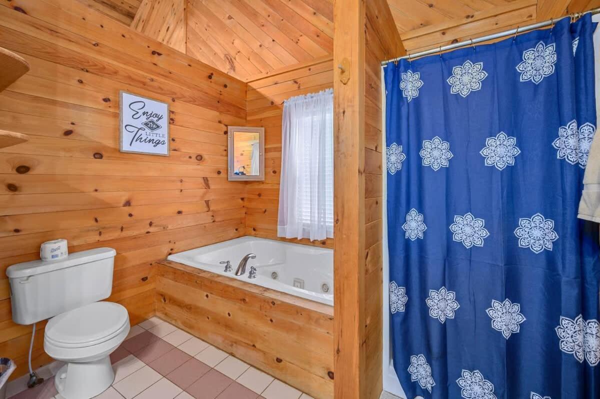 Beautiful View! Log Cabin,Fireplace,Hot Tub,Arcade,Pool,Fishing Sevierville Zewnętrze zdjęcie