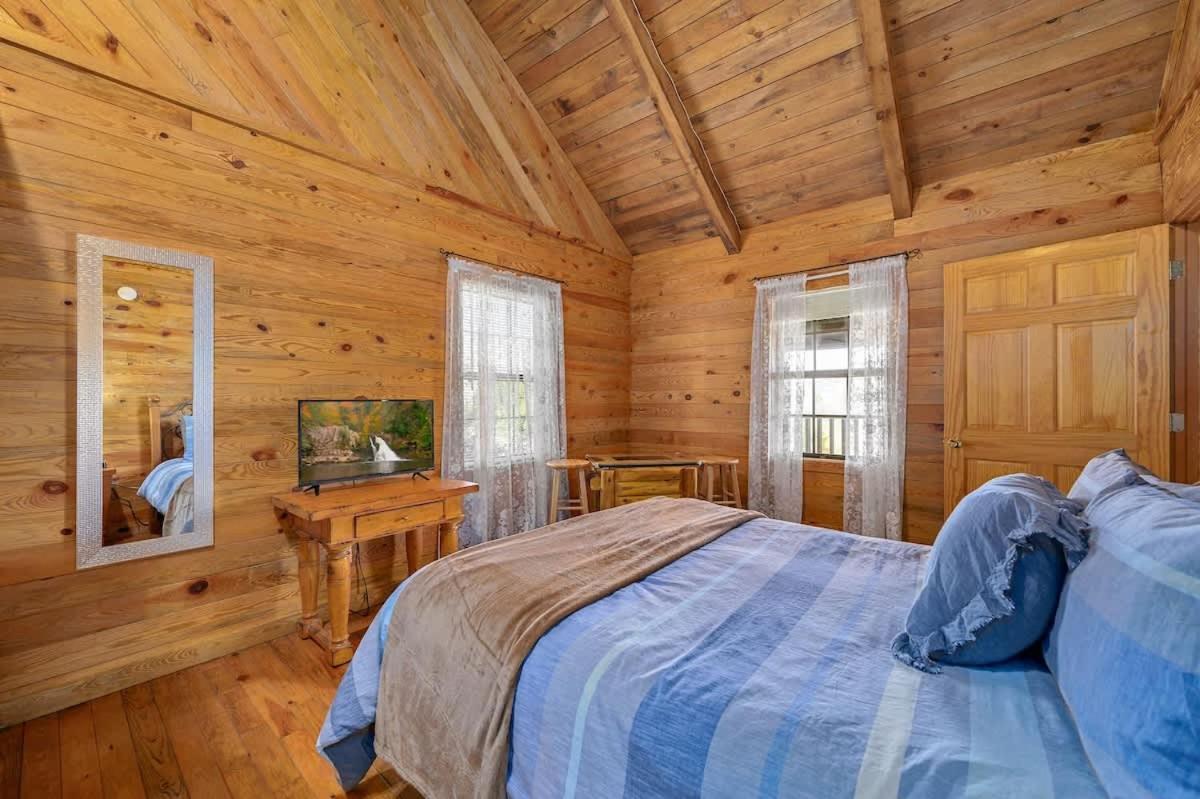 Beautiful View! Log Cabin,Fireplace,Hot Tub,Arcade,Pool,Fishing Sevierville Zewnętrze zdjęcie