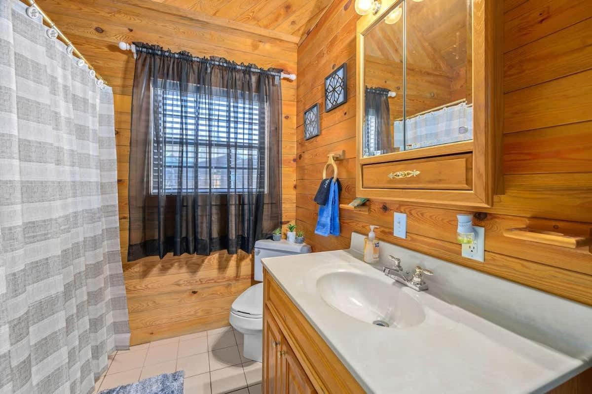 Beautiful View! Log Cabin,Fireplace,Hot Tub,Arcade,Pool,Fishing Sevierville Zewnętrze zdjęcie