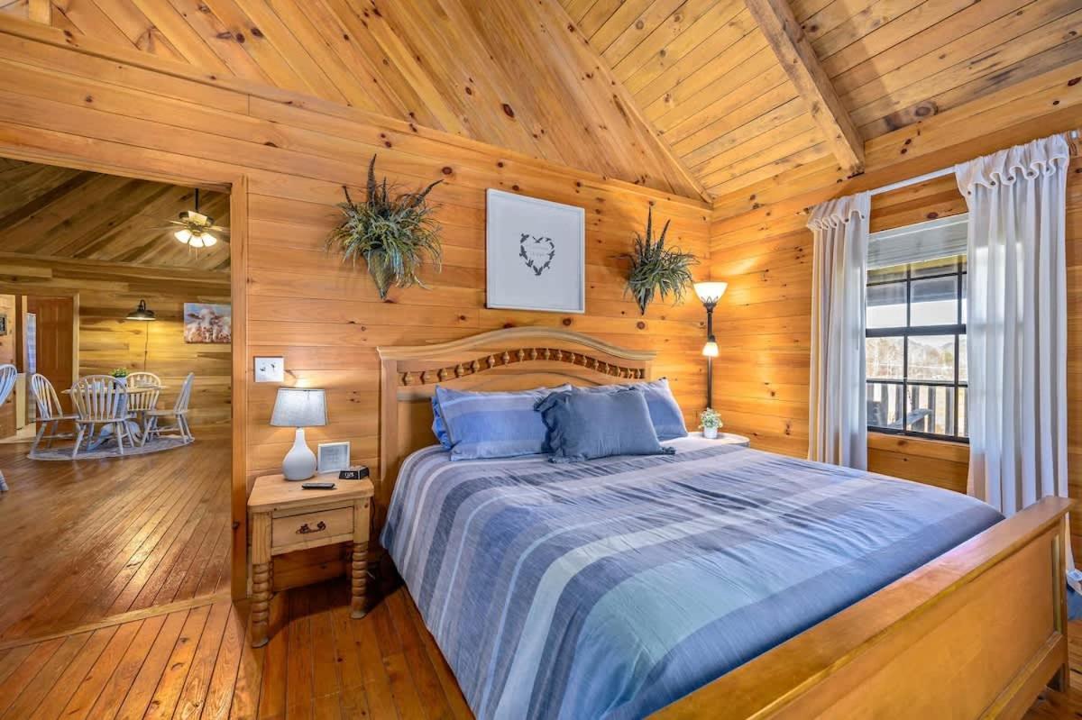 Beautiful View! Log Cabin,Fireplace,Hot Tub,Arcade,Pool,Fishing Sevierville Zewnętrze zdjęcie
