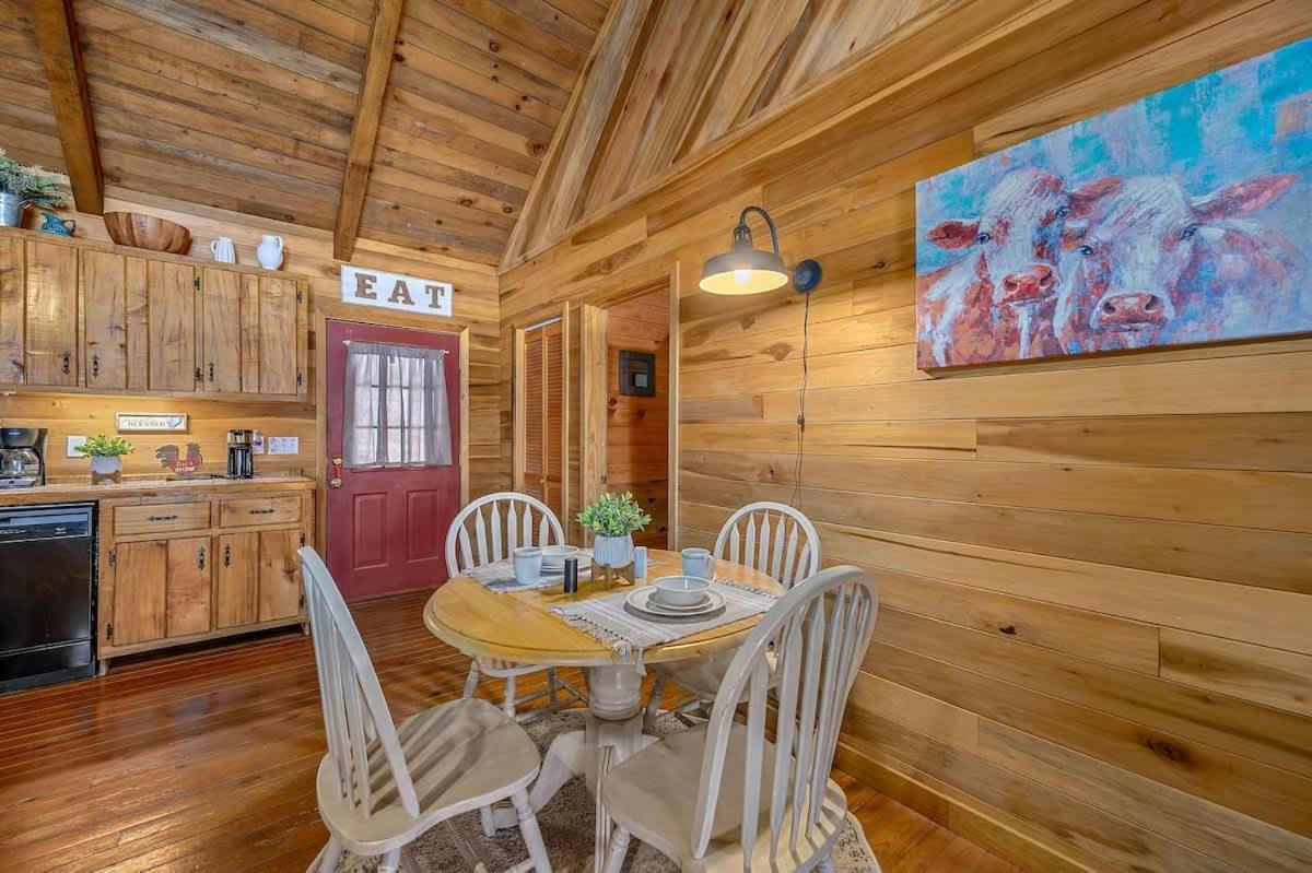 Beautiful View! Log Cabin,Fireplace,Hot Tub,Arcade,Pool,Fishing Sevierville Zewnętrze zdjęcie